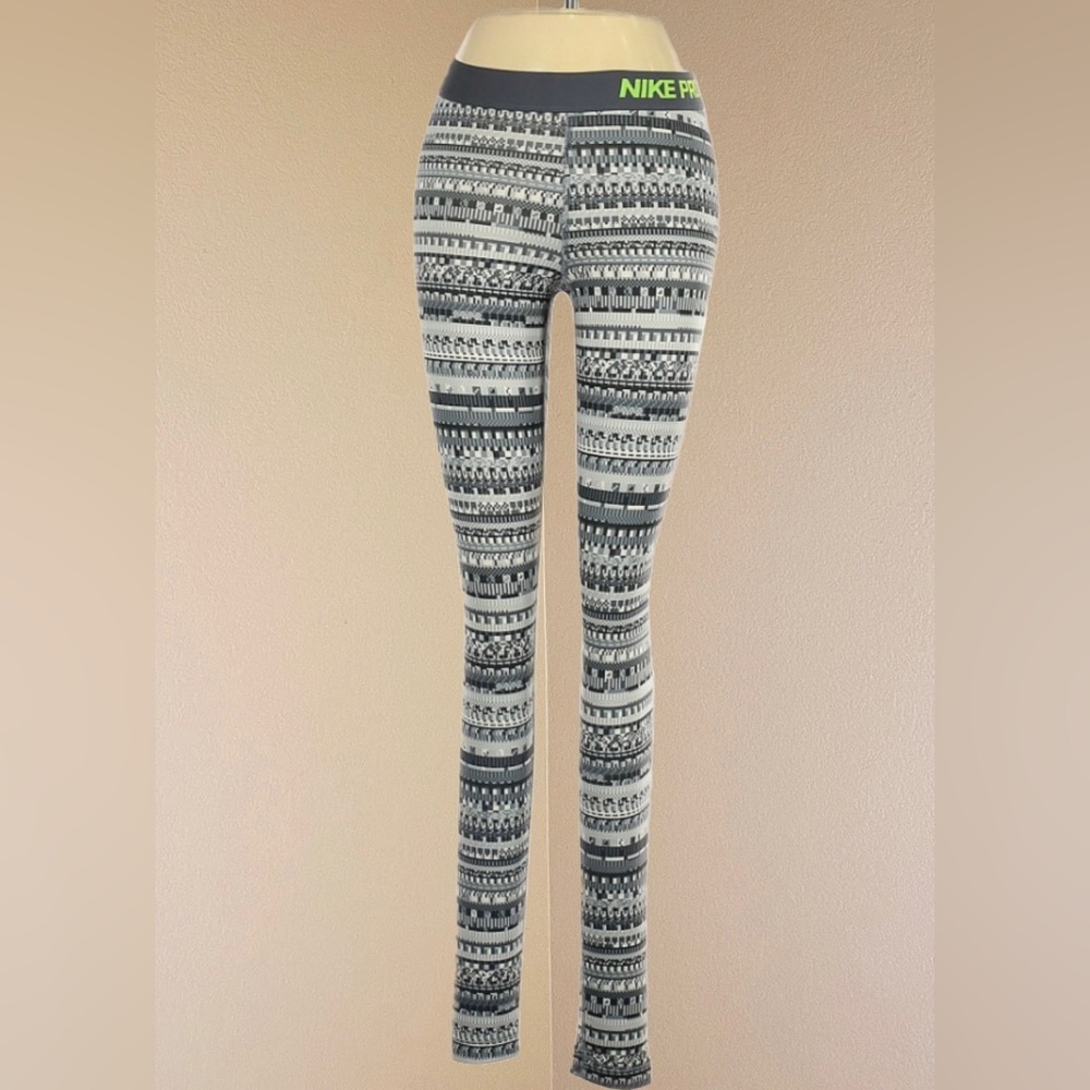 Nike Patterned Leggings